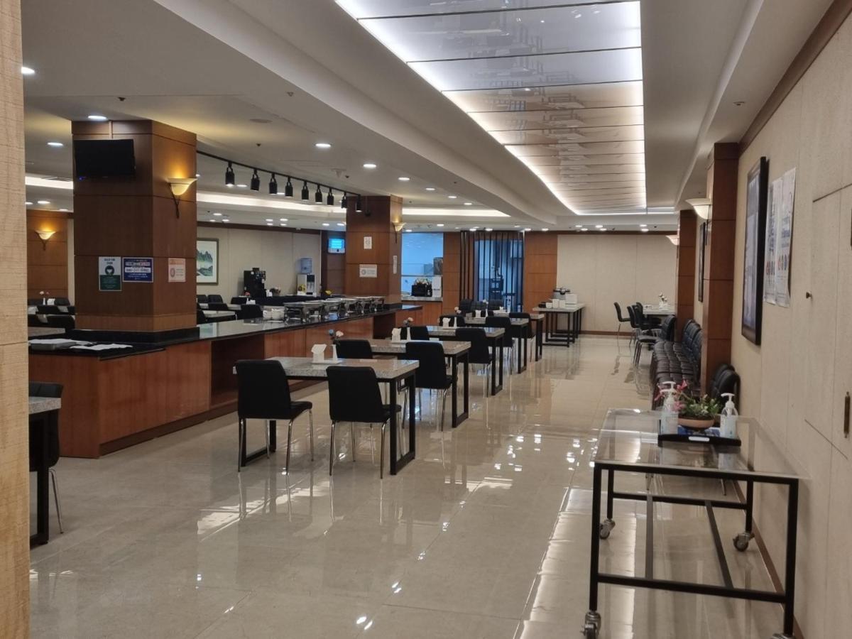 Ramada By Wyndham Suanbo Hotel Chungju Bagian luar foto