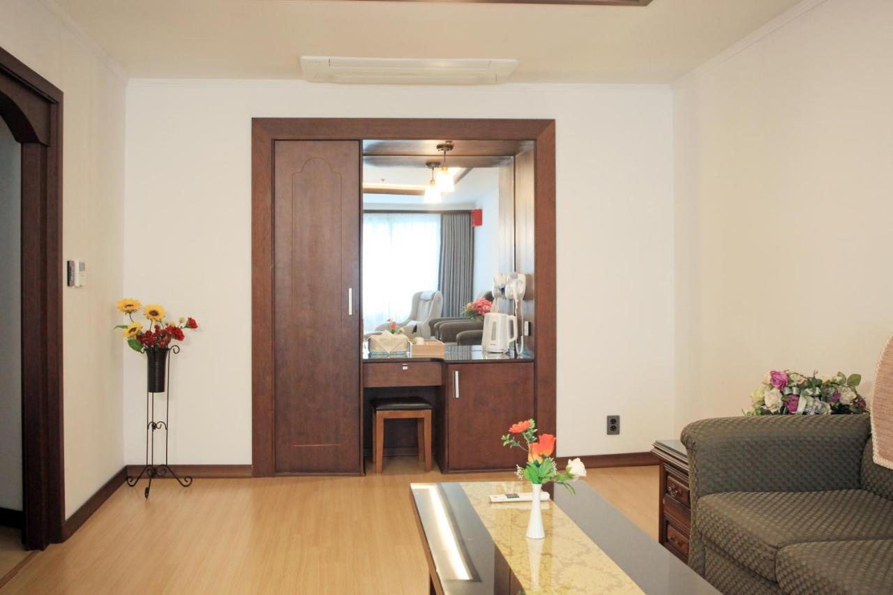Ramada By Wyndham Suanbo Hotel Chungju Bagian luar foto