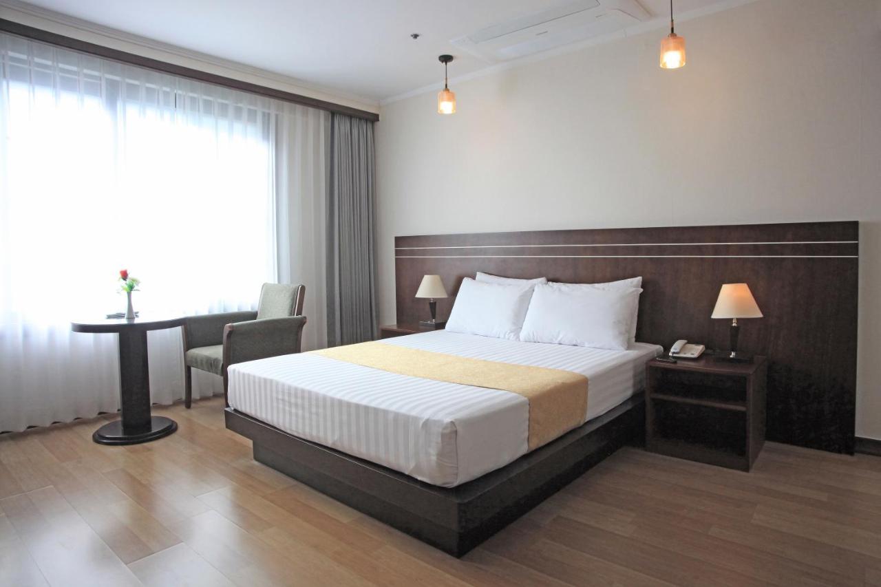 Ramada By Wyndham Suanbo Hotel Chungju Bagian luar foto