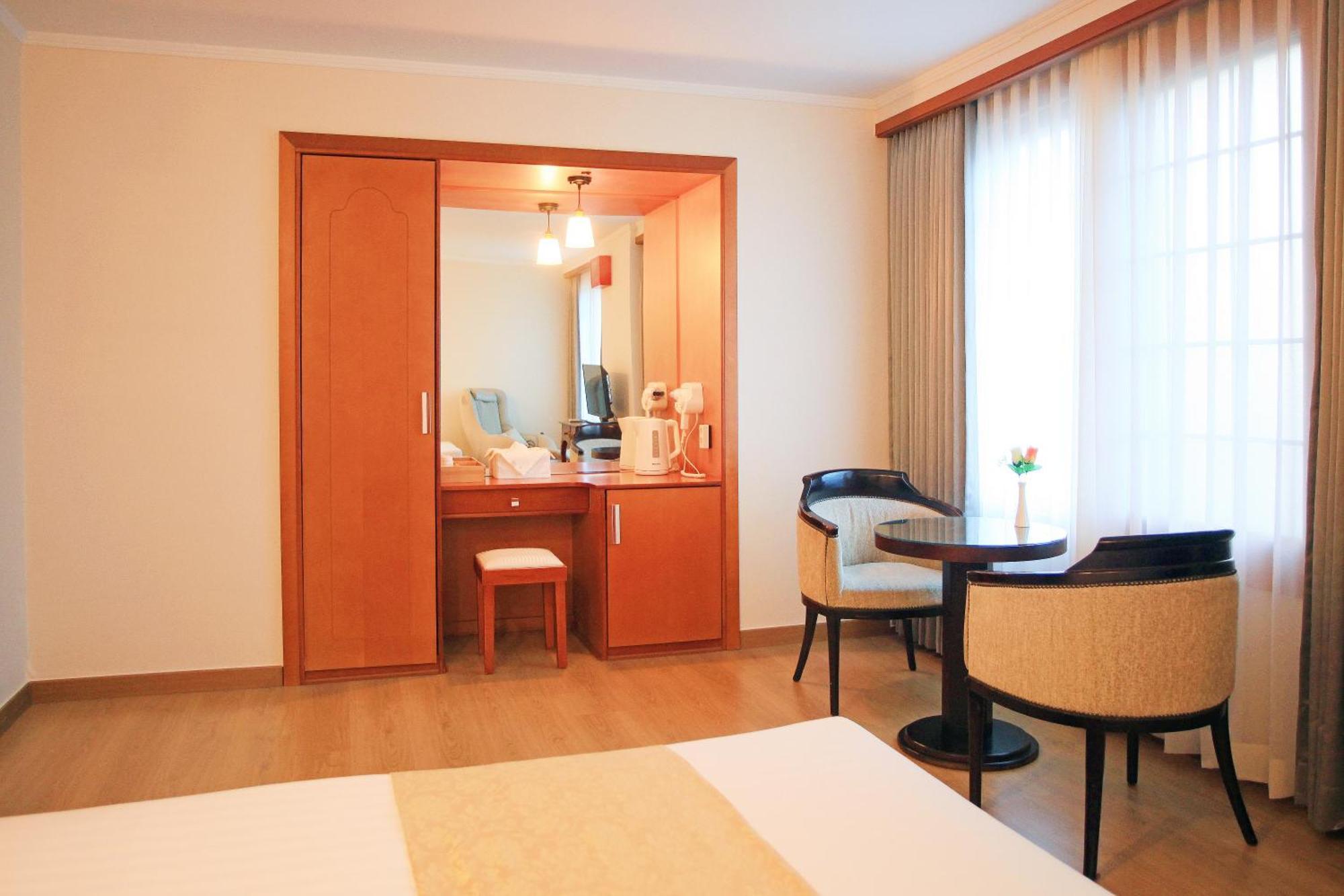Ramada By Wyndham Suanbo Hotel Chungju Bagian luar foto