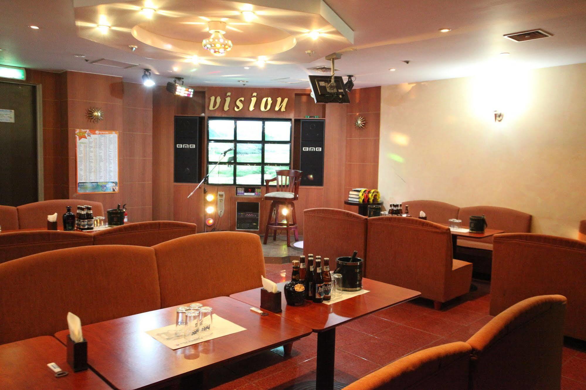 Ramada By Wyndham Suanbo Hotel Chungju Bagian luar foto